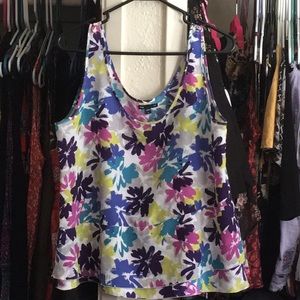 Gap woman’s size large top short